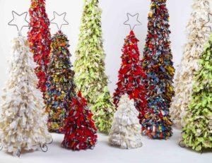 Produit : Sapins de noël africain Marque : L'artisan' Art Photographie : Agence de communication " LORDIBRA Group" www.Lordibra.net